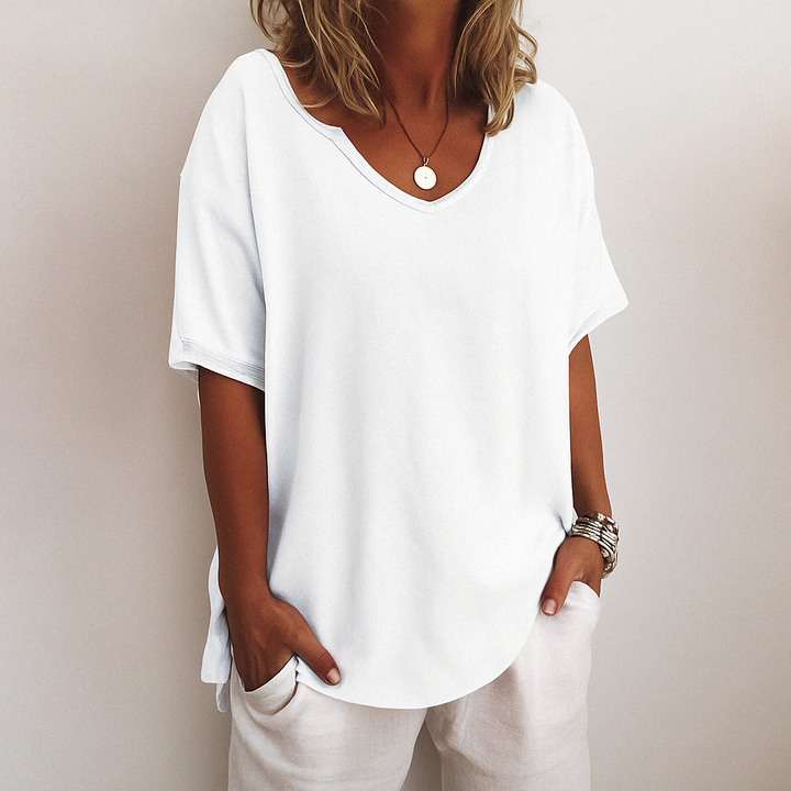 Anna – Comfortable Loose Top with a T-Shirt Look