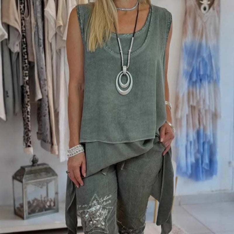 Elara - Women's Two-Piece Set: Sleeveless Top & Printed Pants